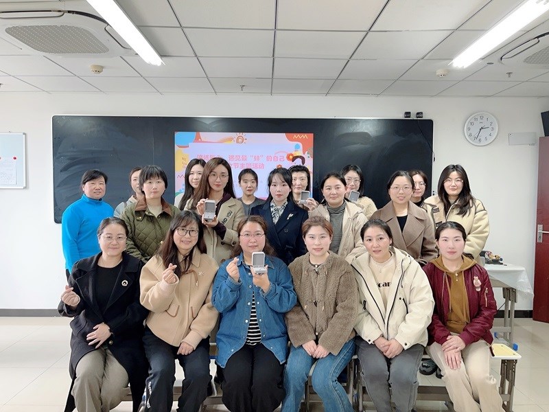 合影.jpg 合影.jpg